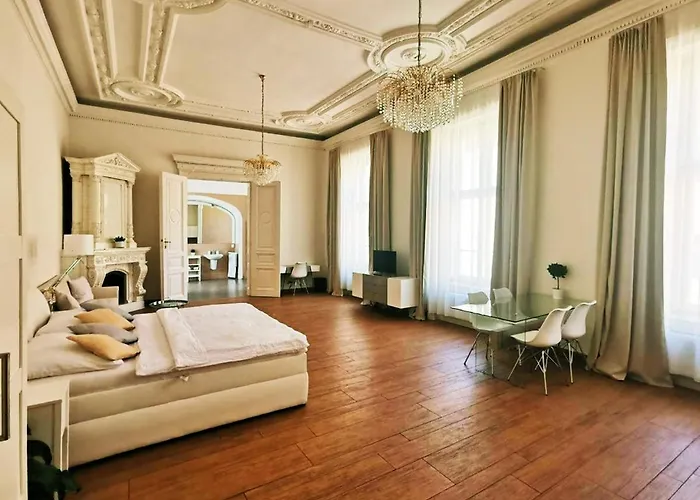 Luxury Design City Centre Apartment