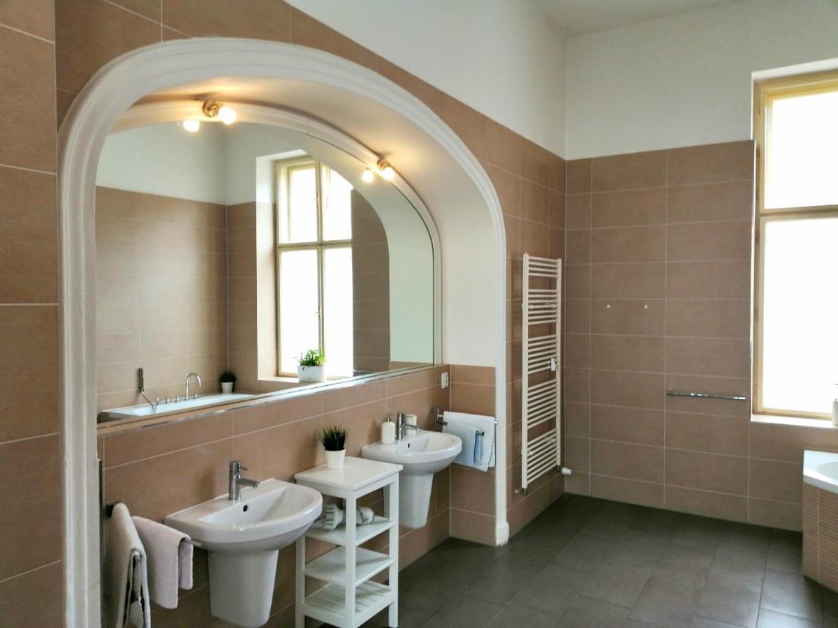 Luxury Design Centre Apartment *