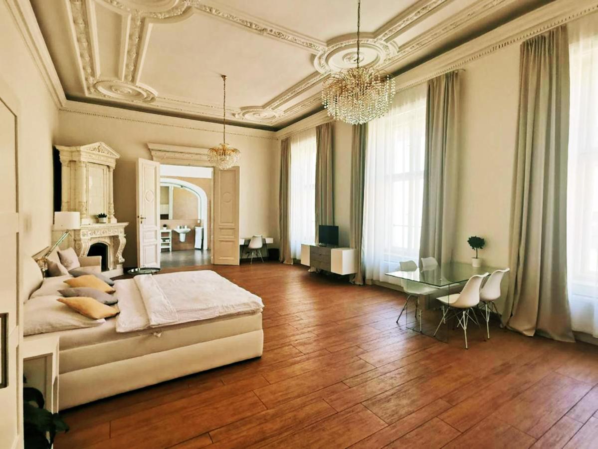 Apartment Luxury Design Centre *