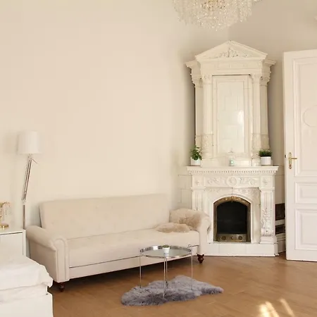 Luxury Design City Centre Apartment Brno Exterior photo